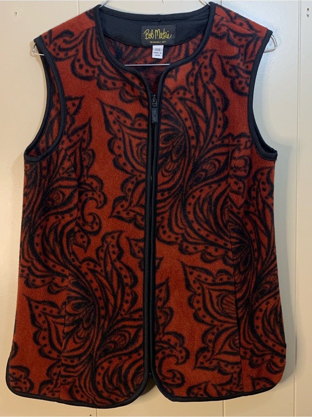 Women’s XXS Bob Mackie Rust & Black Fleece Zip-Front Vest